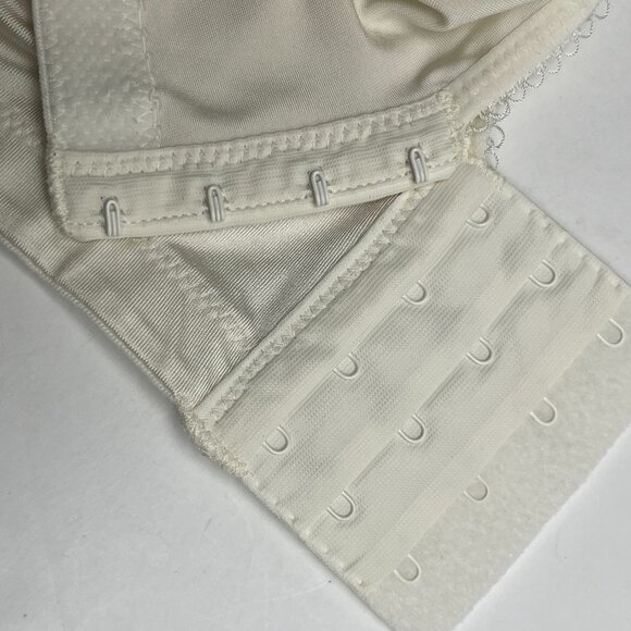 Wacoal Basic Beauty Full Figure Seamless Underwire Bra, Size 42D  85519 - Picture 7 of 8